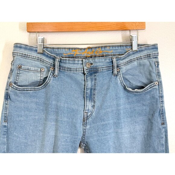 Tc And Co Los Angeles Men's Slim Fit‎ Jeans L30 X W36 Light Blue Denim Pants EUC - Picture 2 of 12